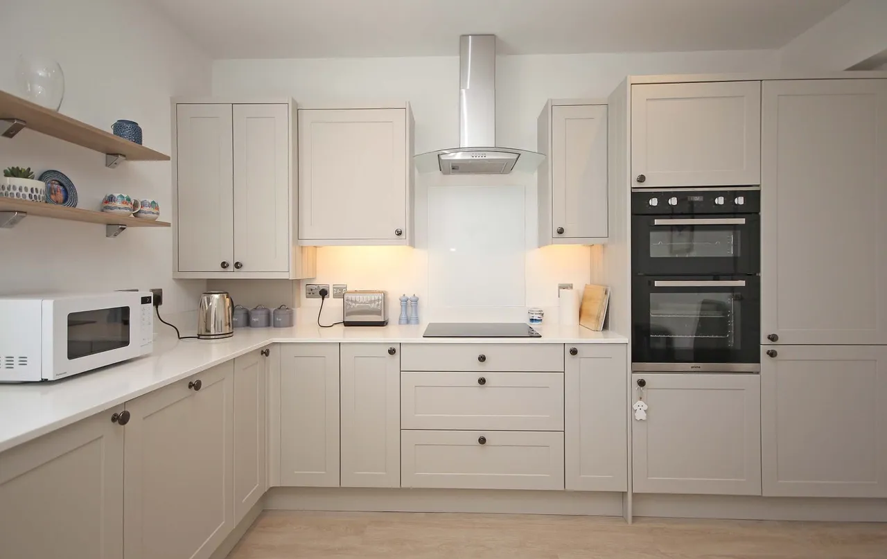 Amlwch Road, Benllech, photo 21