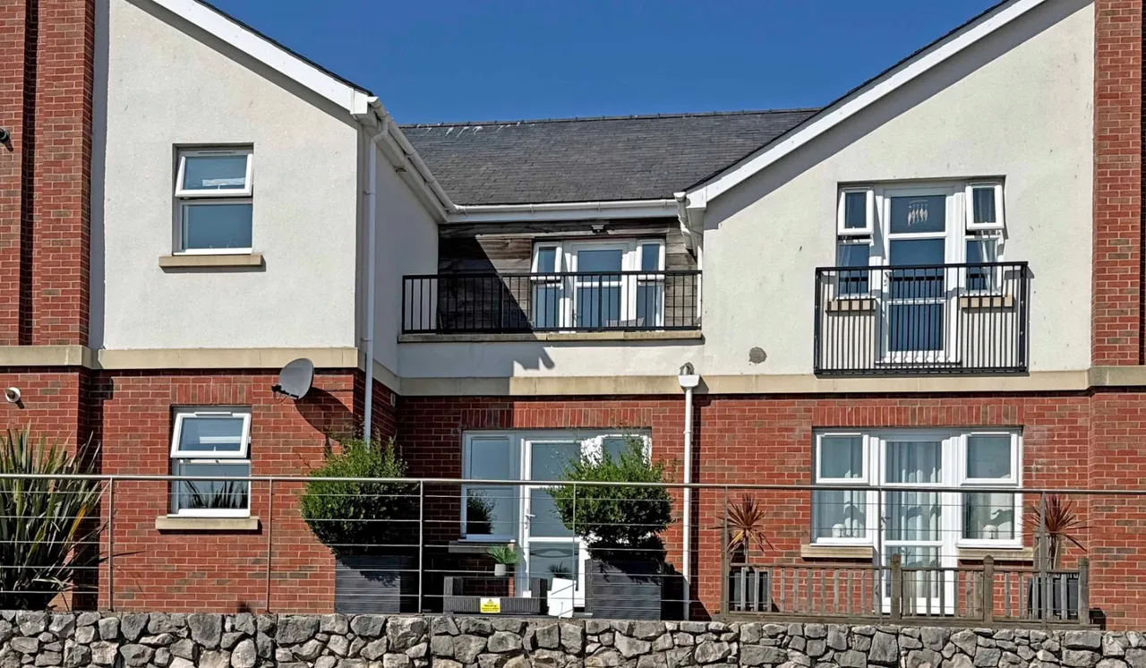 Amlwch Road, Benllech, photo 12