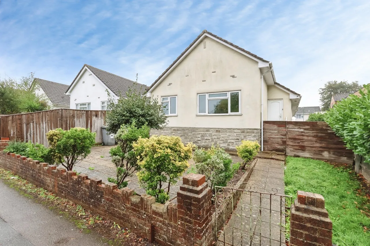 3 bed house for sale, Linmead Drive, Bearcross, BH11