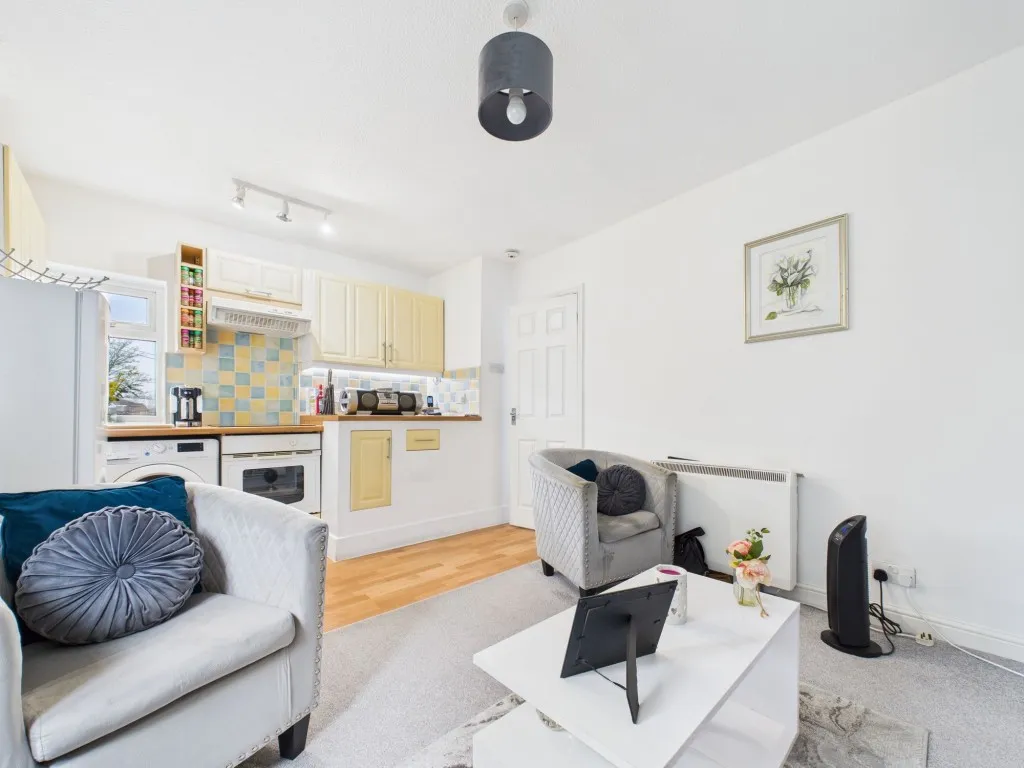 School Road, Tilehurst, RG31, photo 4