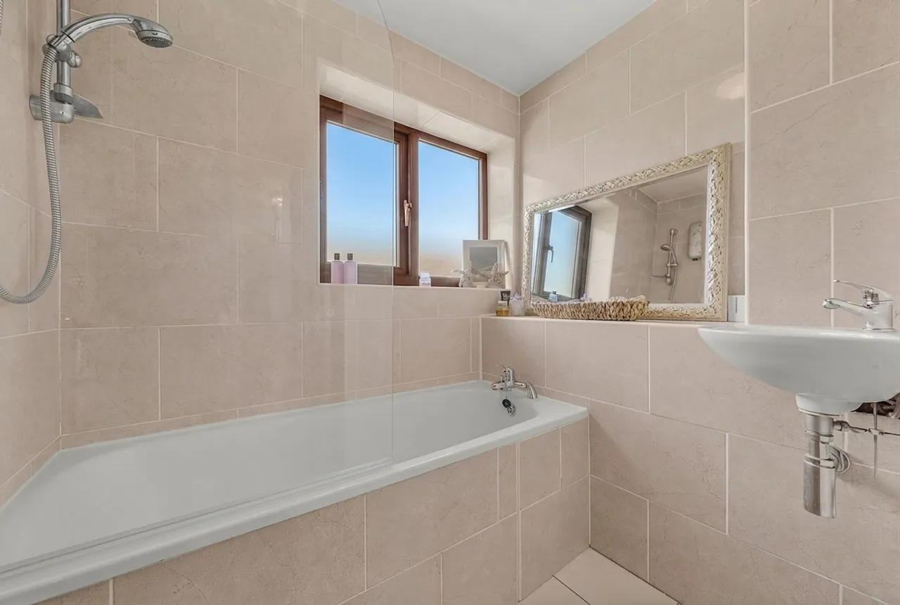 Lathom Drive, Maghull, L31, photo 15