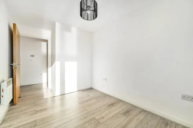 Mill Street, Slough, SL2, photo 5