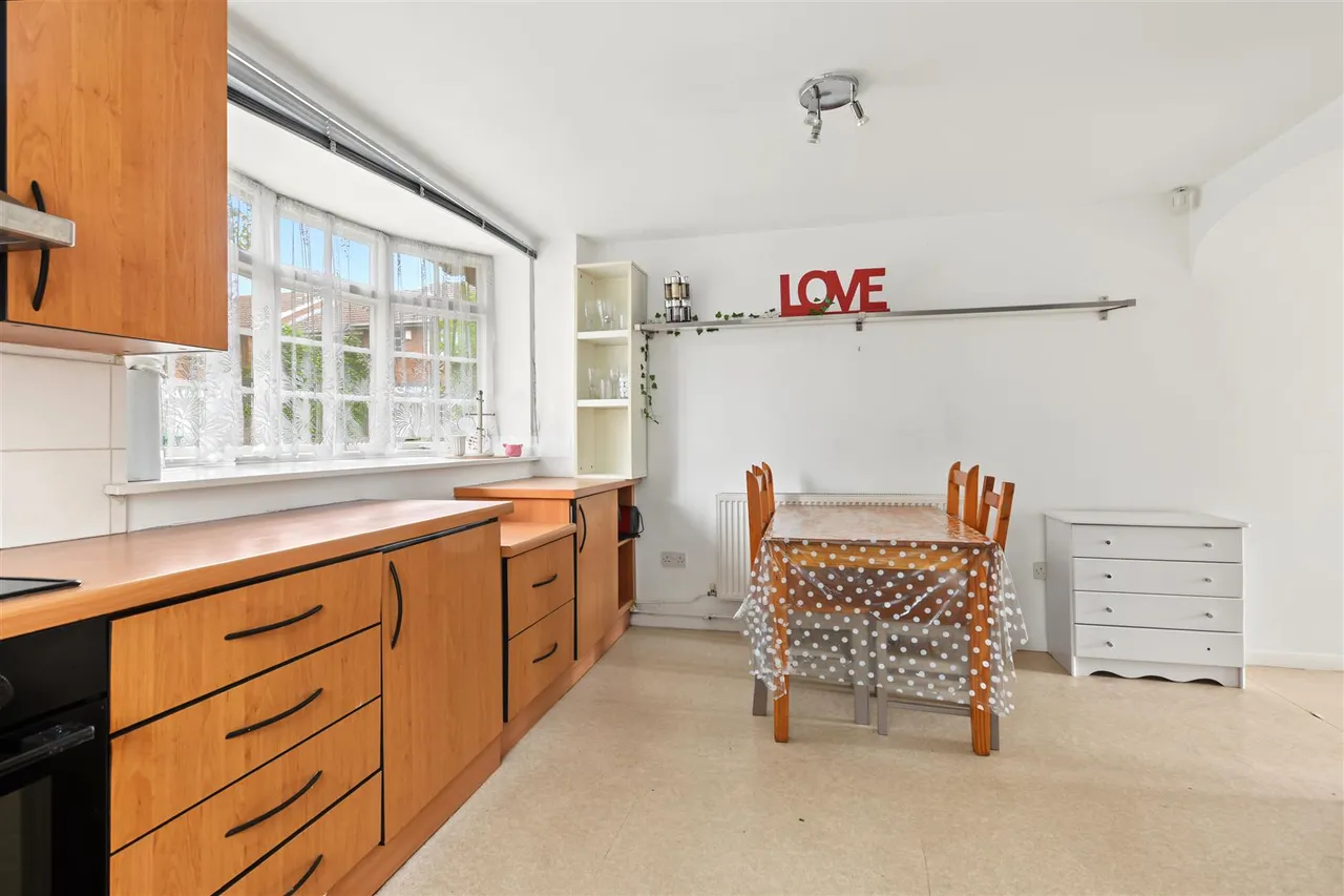 Saxon Green, Nottingham, NG7, photo 5