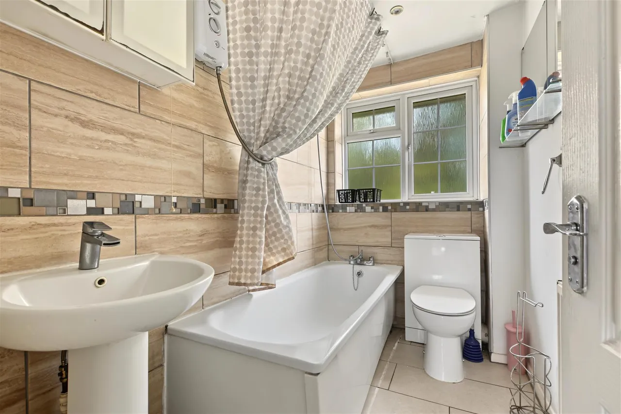 Saxon Green, Nottingham, NG7, photo 4