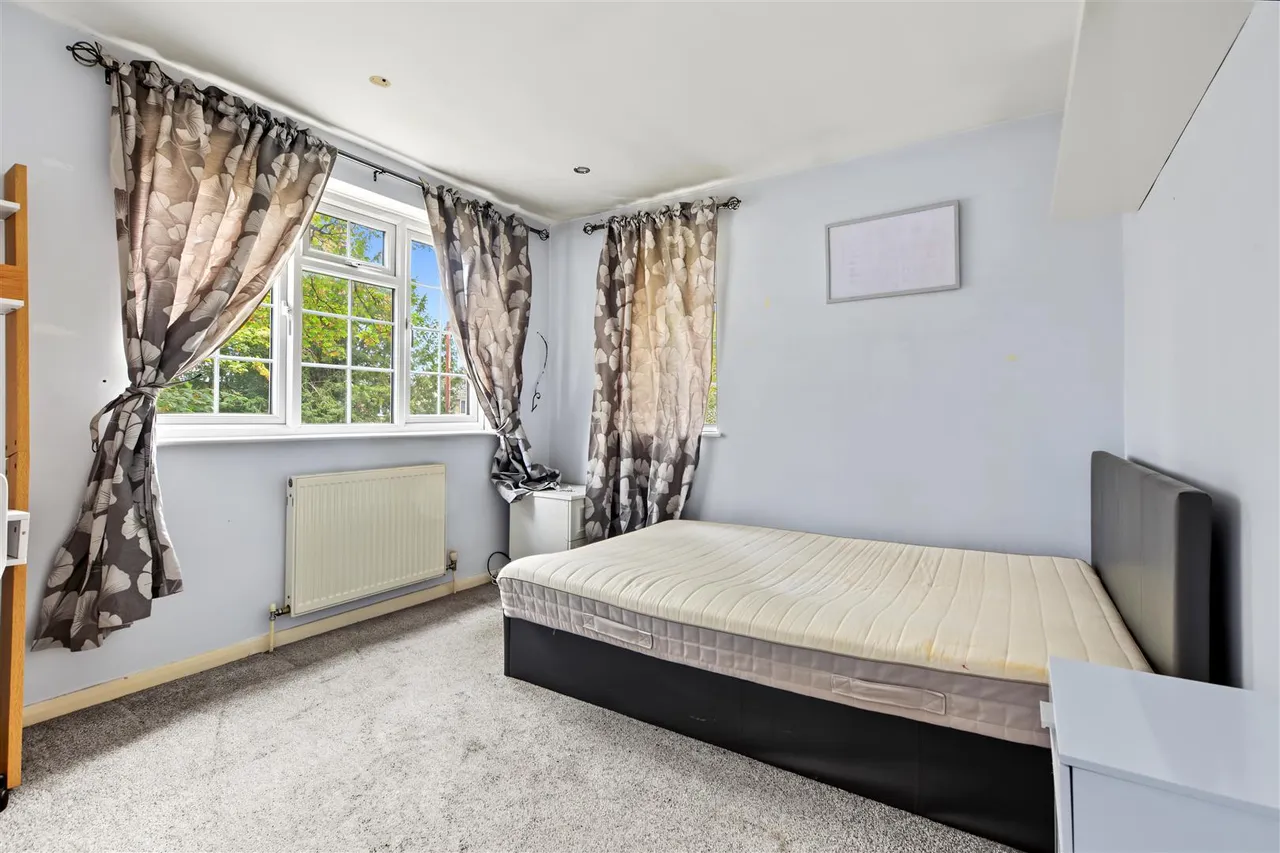 Saxon Green, Nottingham, NG7, photo 3