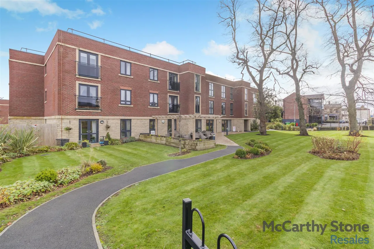 1 bed flat for sale, New Street, Ossett, WF5
