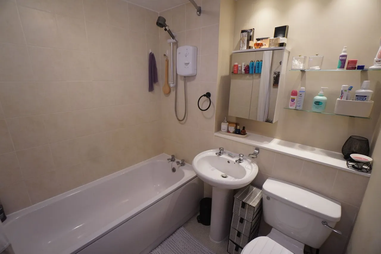 West Wycombe Road, High Wycombe, HP12, photo 6