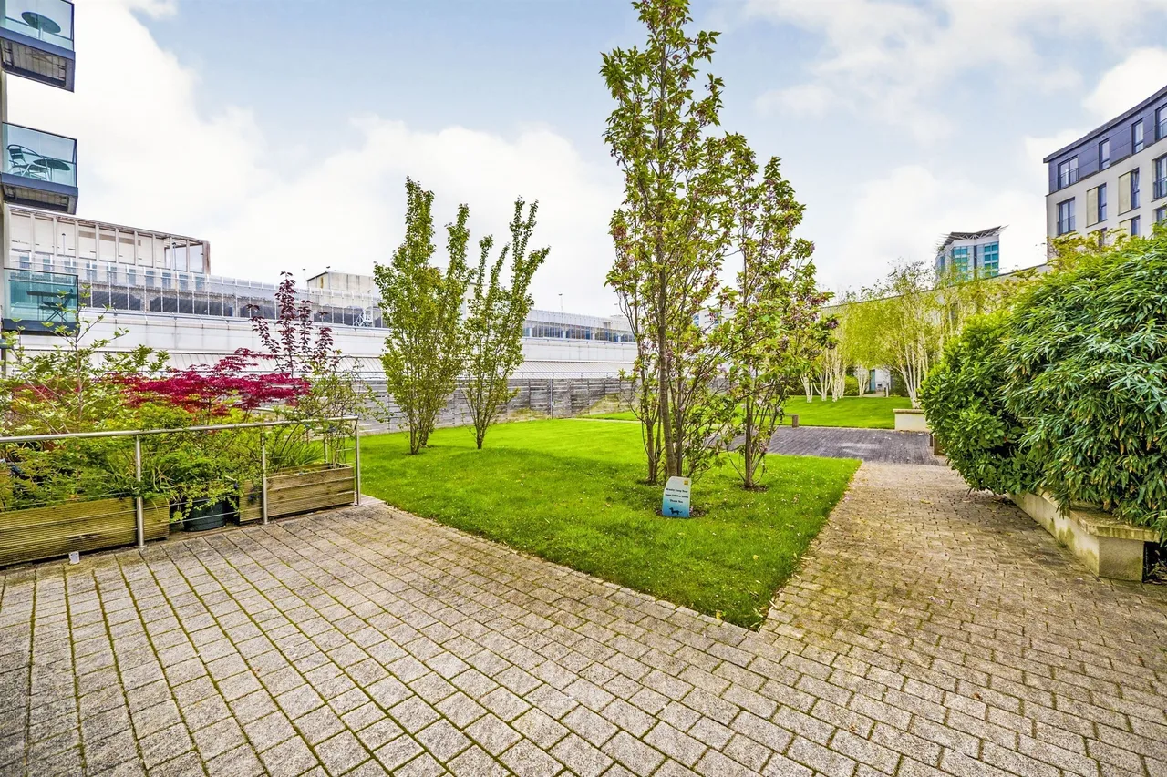 The Hayes, Cardiff, CF10, photo 11