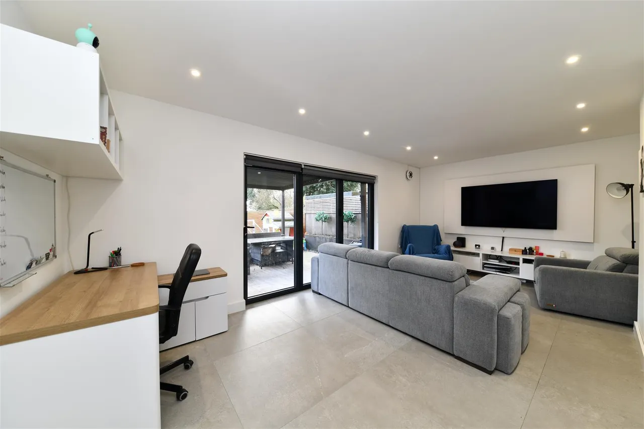 Shephall View, Stevenage, Herts, SG1 1RR, photo 6