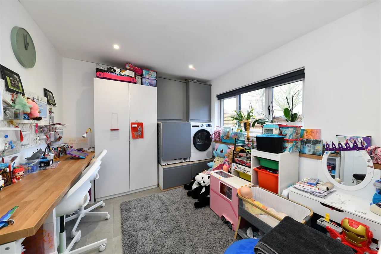 Shephall View, Stevenage, Herts, SG1 1RR, photo 5