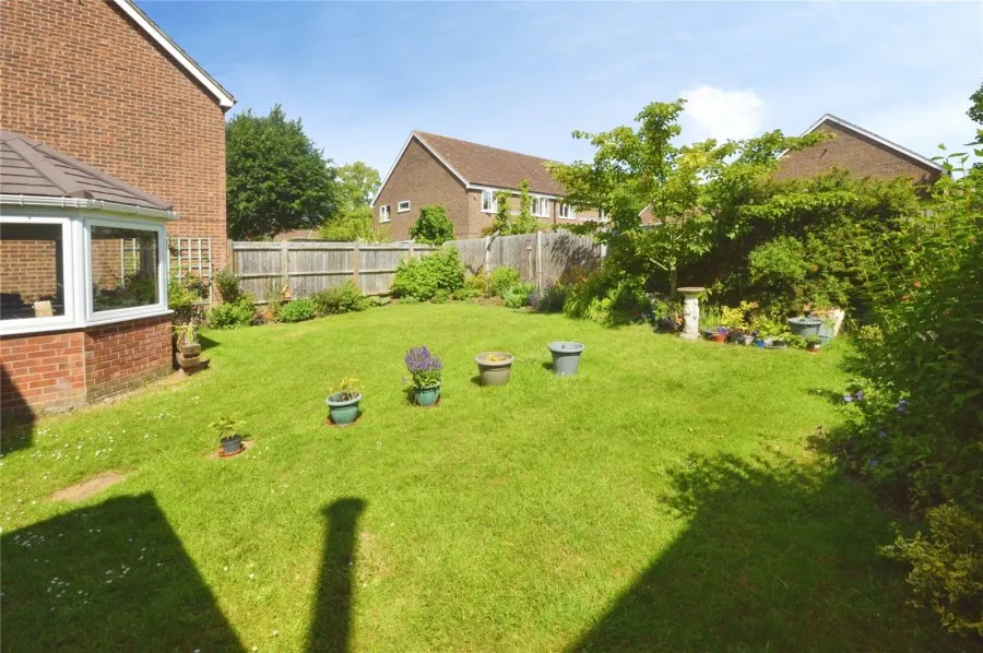 House Under Offer with 3 bedrooms in Bishop's Stortford, CM23, photo 11