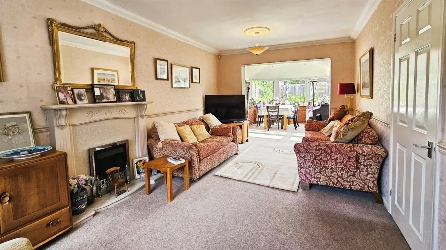 House Under Offer with 3 bedrooms in Bishop's Stortford, CM23, photo 3