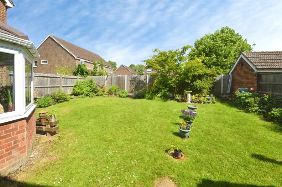 House Under Offer with 3 bedrooms in Bishop's Stortford, CM23, photo 13