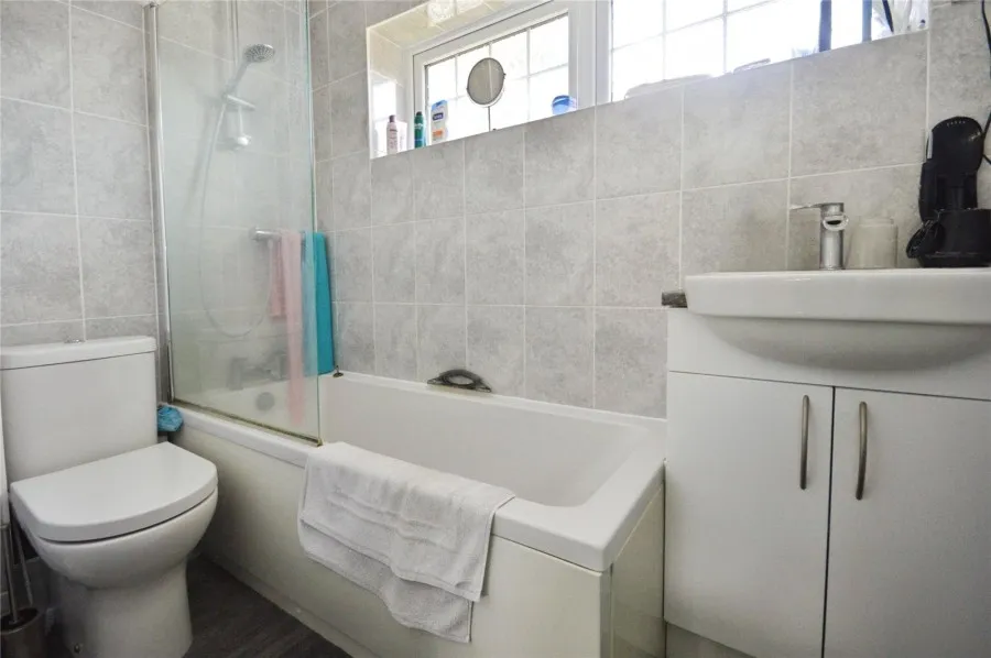 House Under Offer with 3 bedrooms in Bishop's Stortford, CM23, photo 9