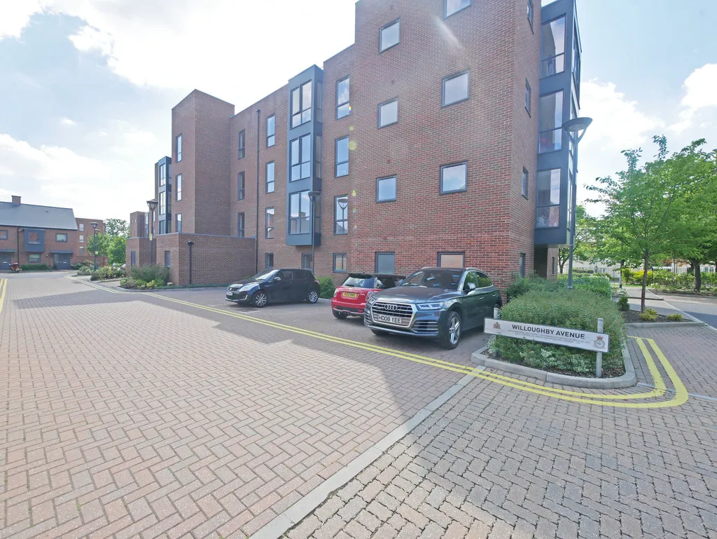 Willoughby Avenue, Uxbridge, photo 7