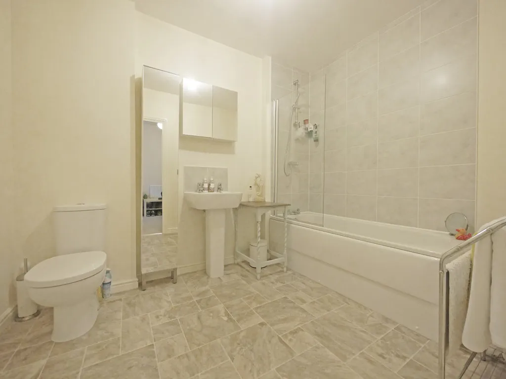 Willoughby Avenue, Uxbridge, photo 16