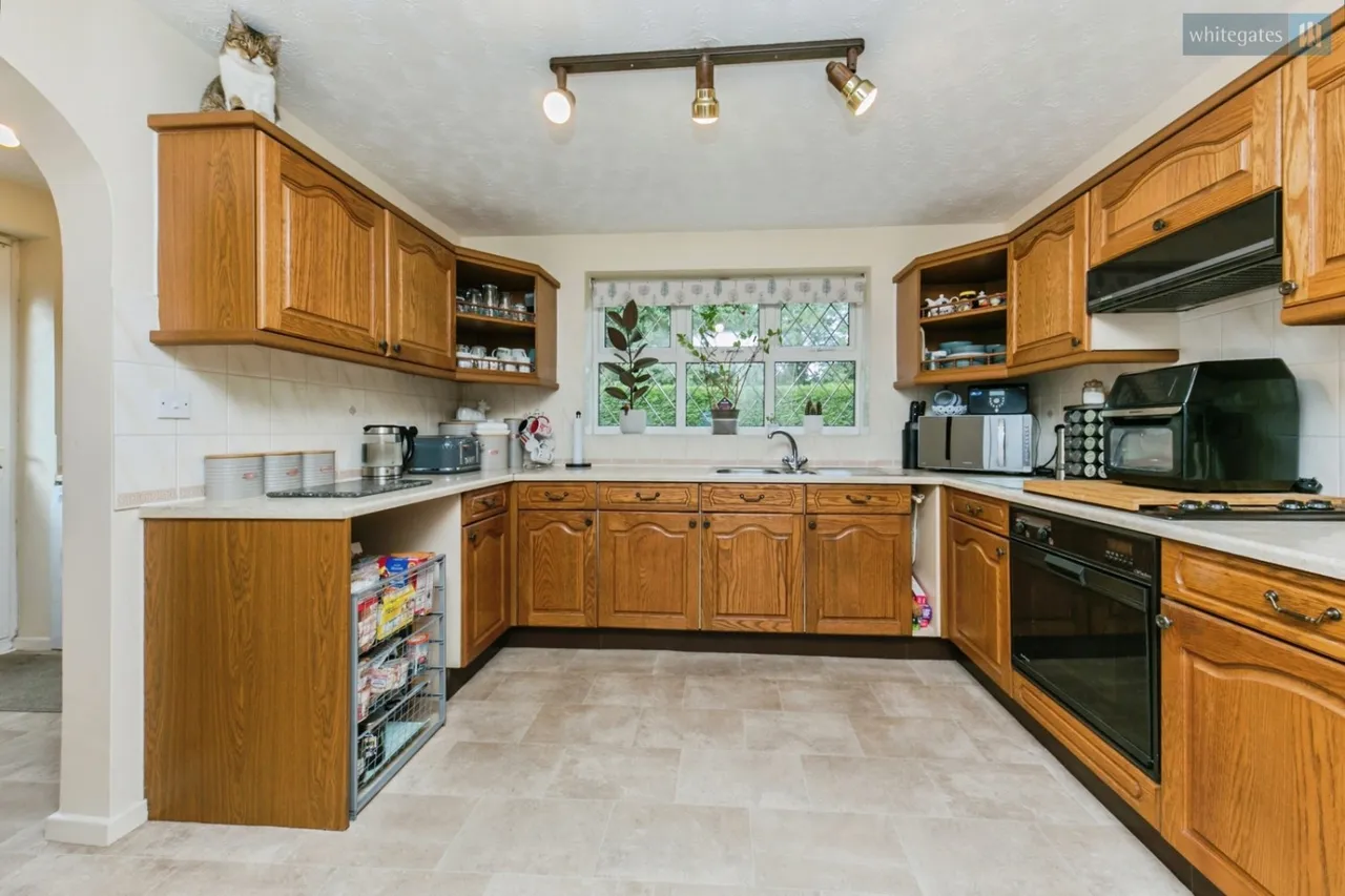 Charlcote Crescent, Crewe, CW2, photo 4