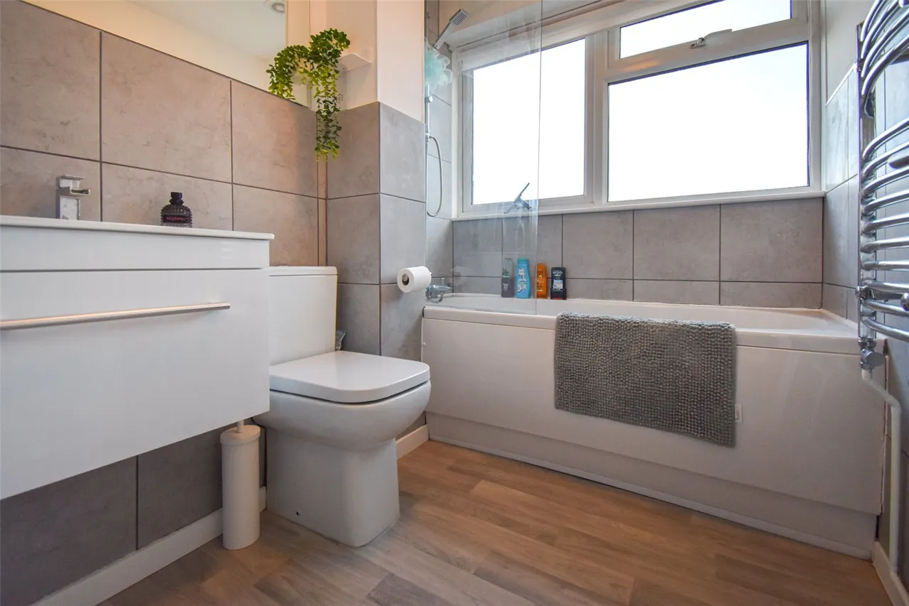 Overton Close, Aldershot, Hampshire, GU11 3RP, photo 9