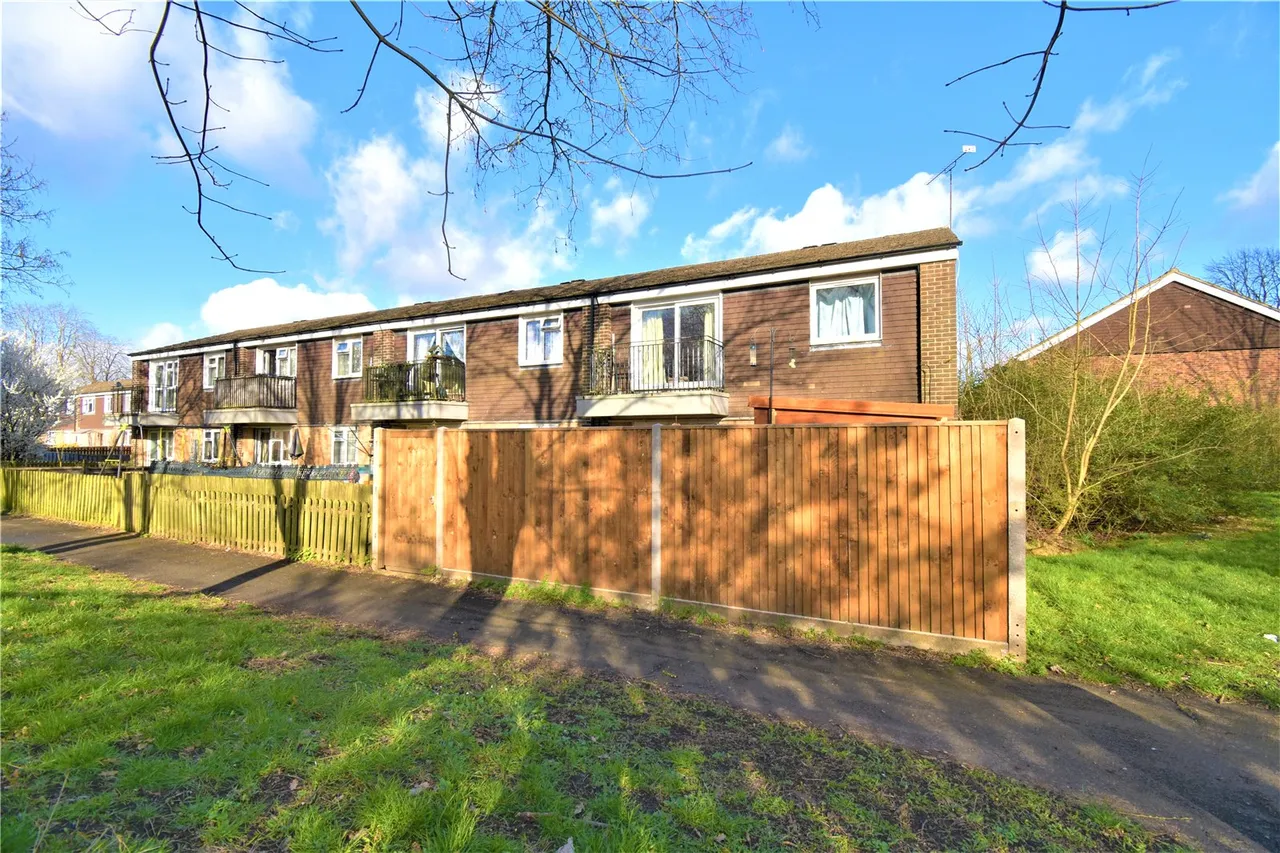 1 bed flat for sale — Overton Close, Aldershot, Hampshire, GU11 3RP
