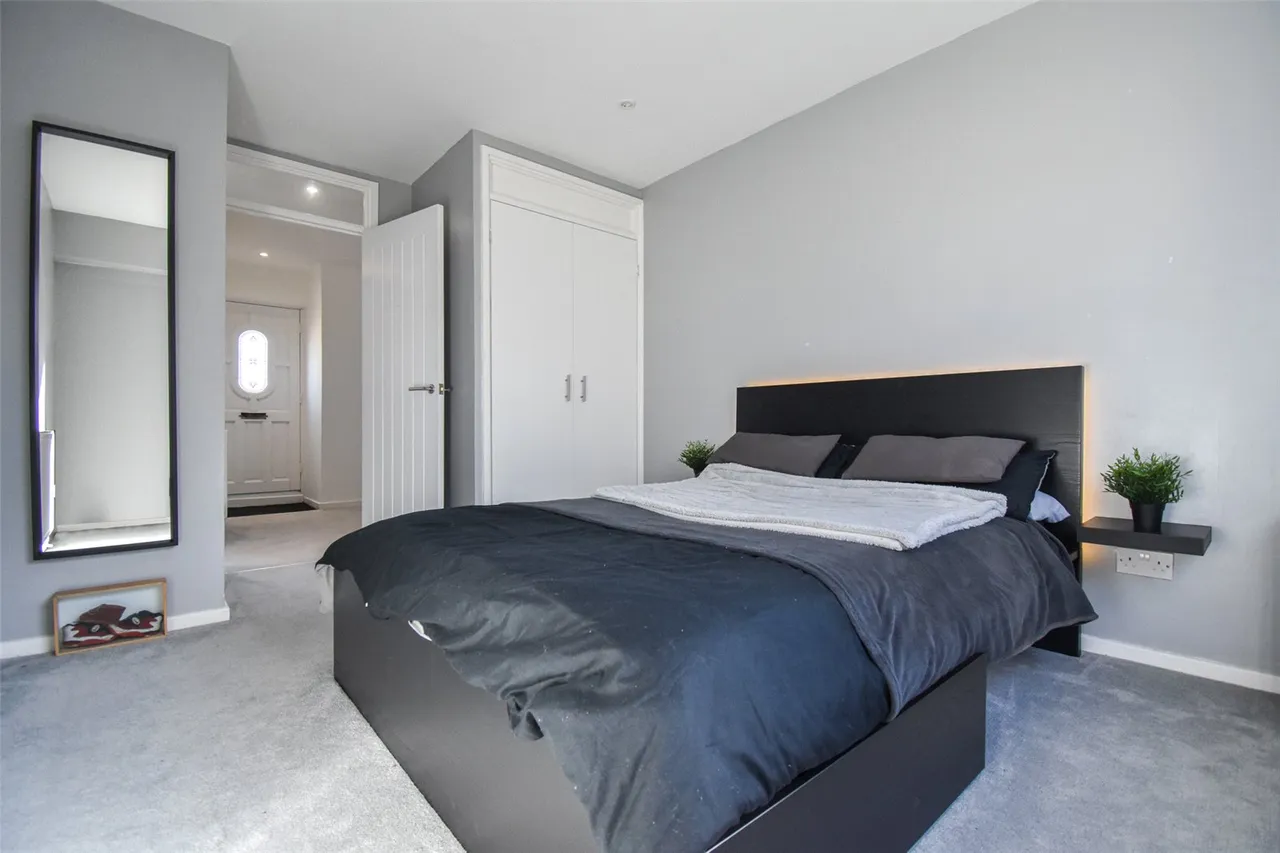 Overton Close, Aldershot, Hampshire, GU11 3RP, photo 8