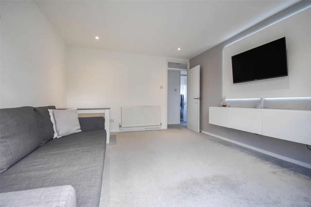 Overton Close, Aldershot, Hampshire, GU11 3RP, photo 12