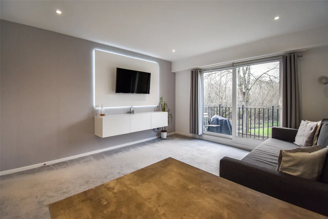 Overton Close, Aldershot, Hampshire, GU11 3RP, photo 7