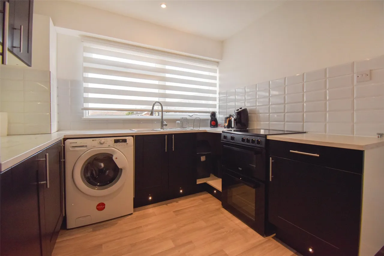 Overton Close, Aldershot, Hampshire, GU11 3RP, photo 4