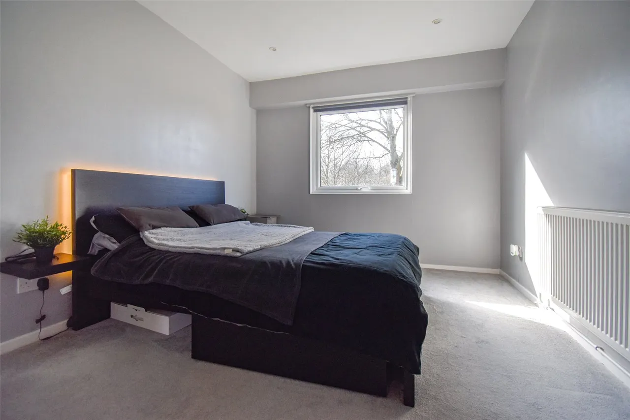 Overton Close, Aldershot, Hampshire, GU11 3RP, photo 13