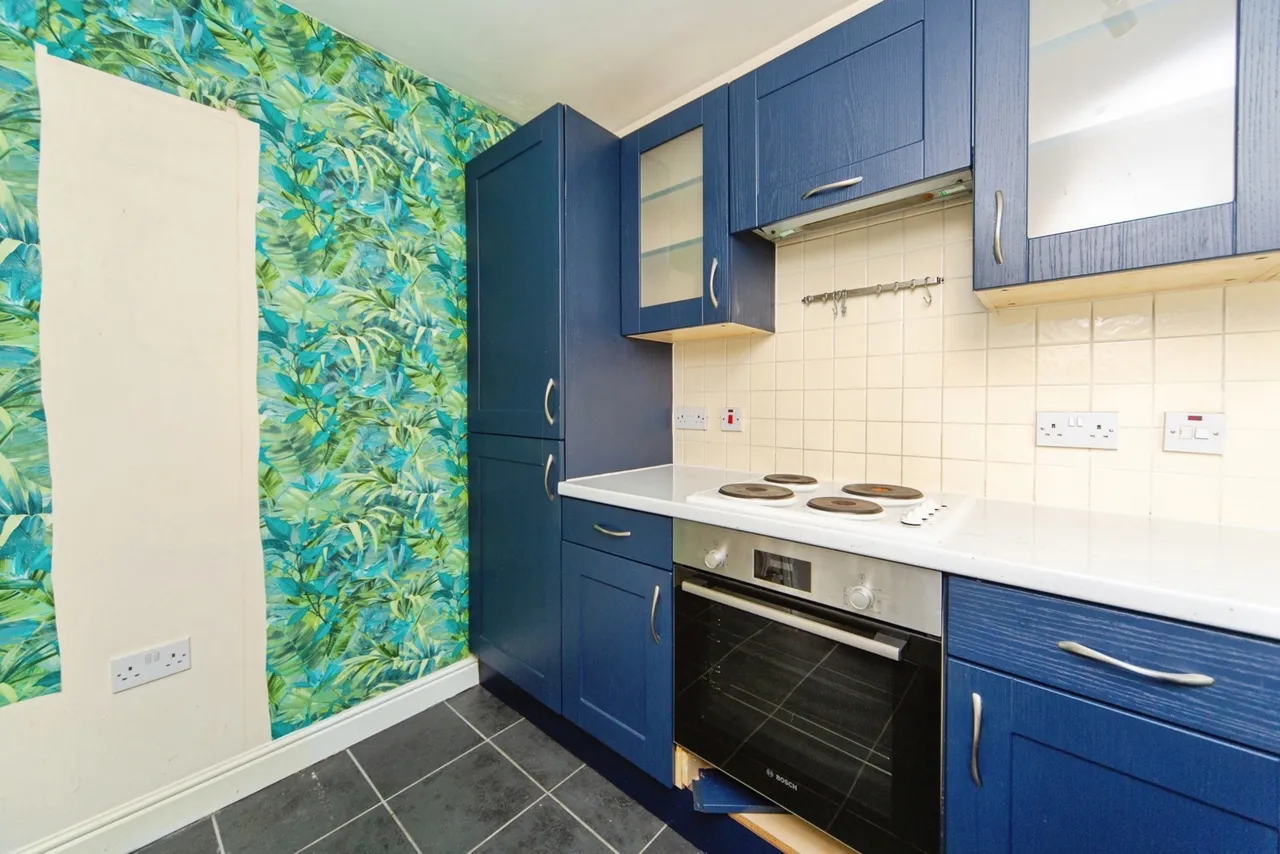 Aigburth Vale, Liverpool, L17, photo 10
