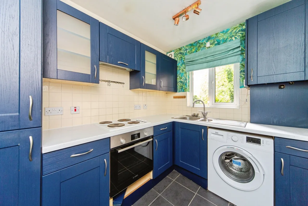 Aigburth Vale, Liverpool, L17, photo 9