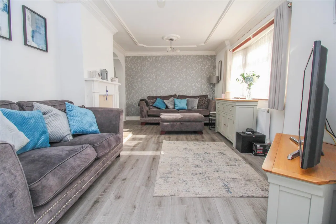 Radburn Close, Harlow, CM18, photo 5