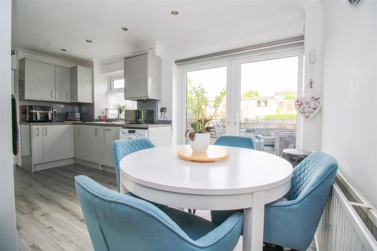 Radburn Close, Harlow, CM18, photo 7