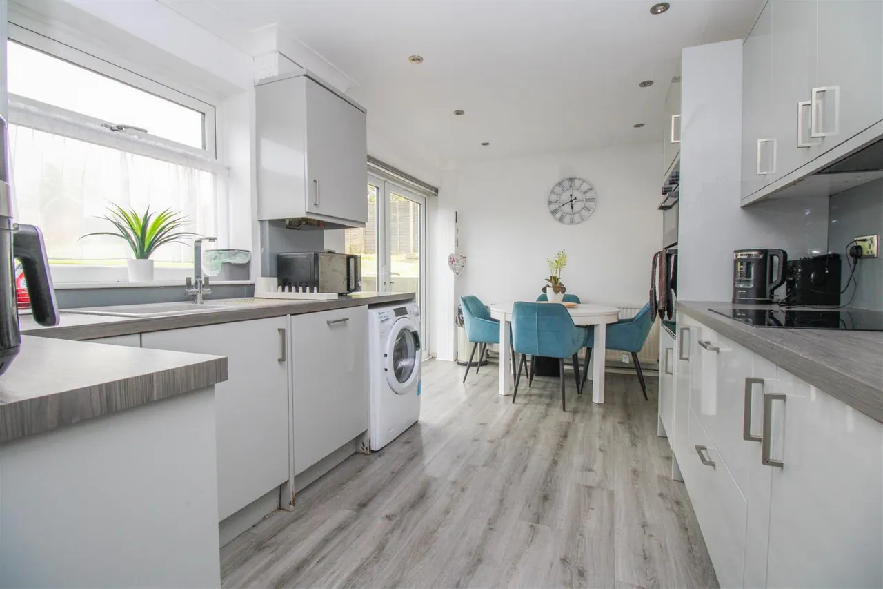 Radburn Close, Harlow, CM18, photo 4