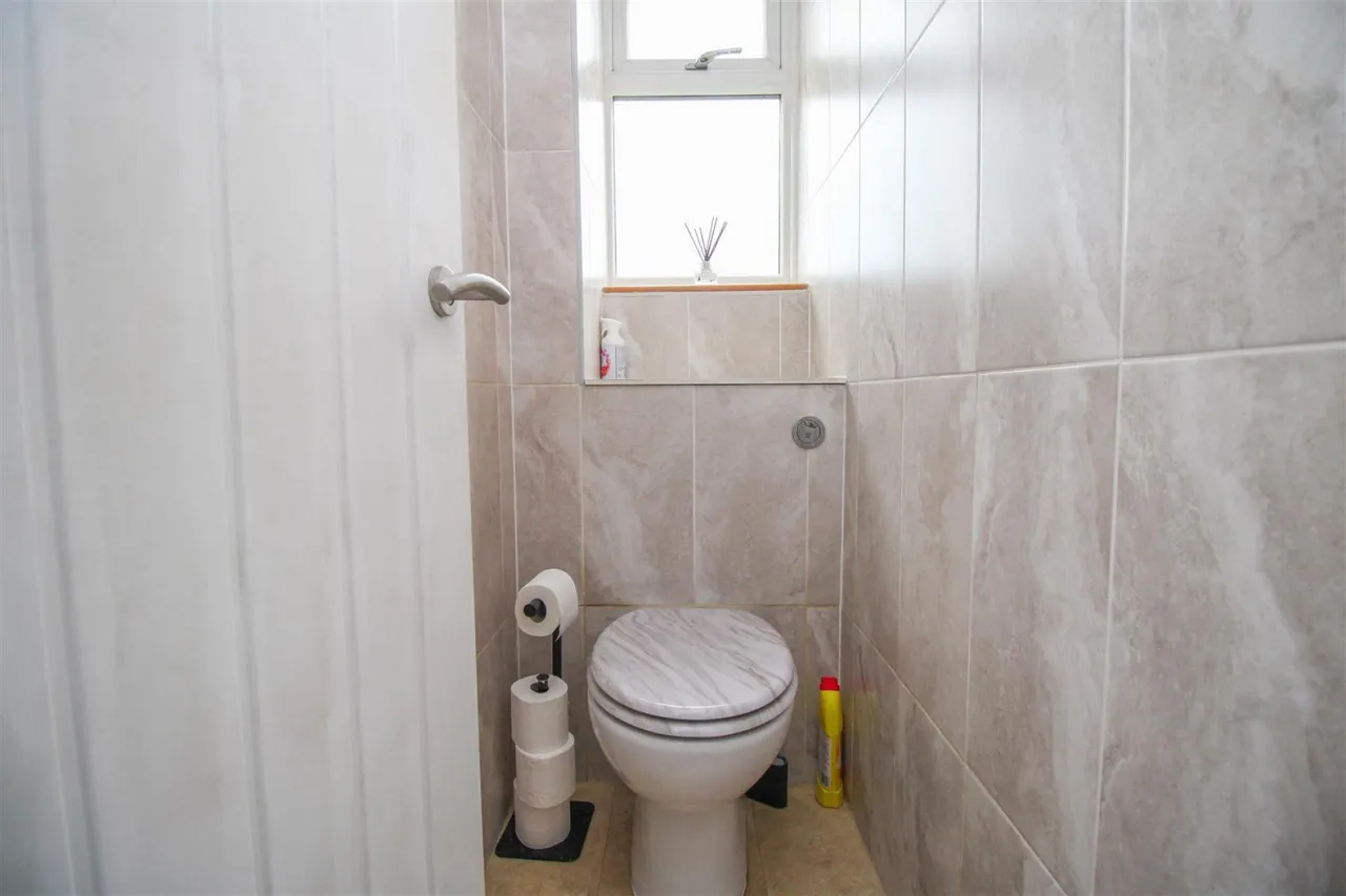 Radburn Close, Harlow, CM18, photo 14