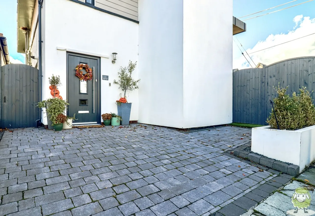 Charlcote Crescent, East Boldon, NE36, photo 4