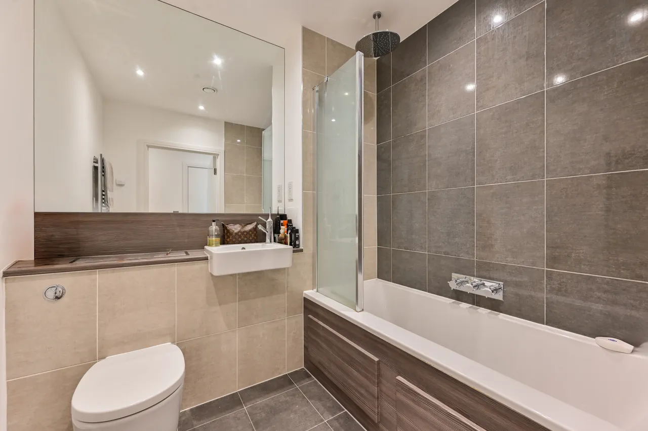 14, Voyager House, London, photo 11