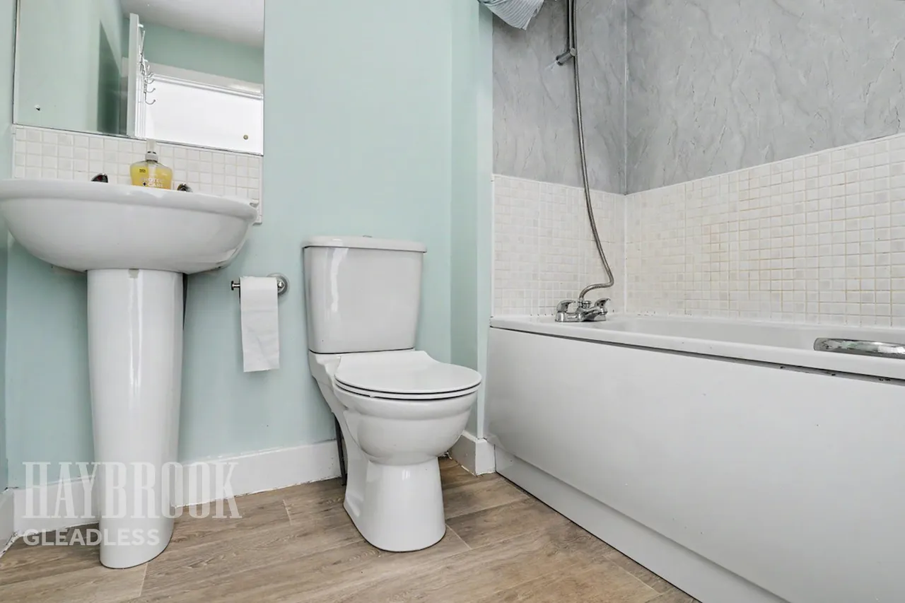 Bassledene Road, Sheffield, photo 12