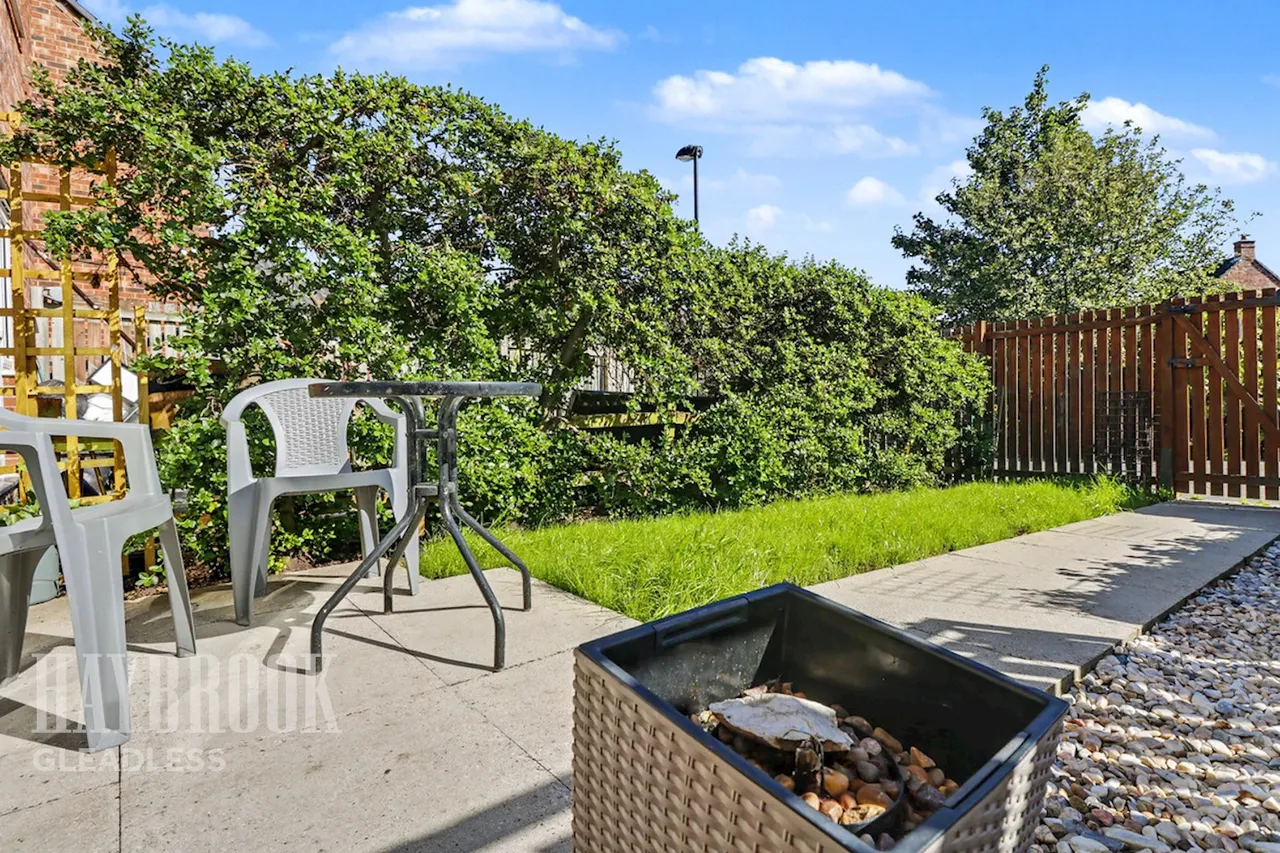 Bassledene Road, Sheffield, photo 14