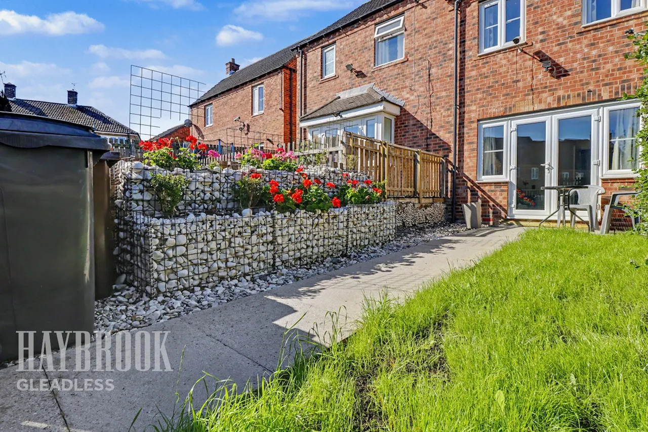 Bassledene Road, Sheffield, photo 16