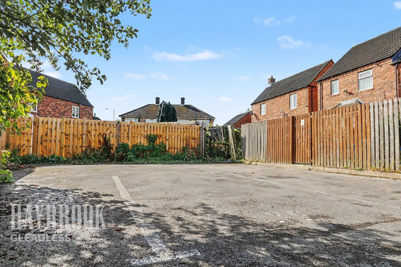 Bassledene Road, Sheffield, photo 17