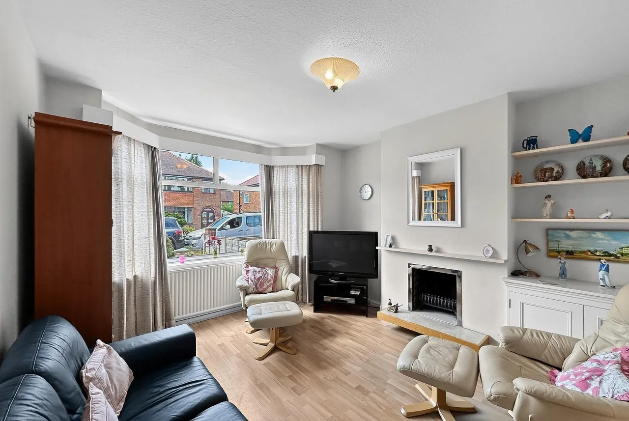 Tulip Drive, Timperley, Cheshire WA15 6LN, photo 3