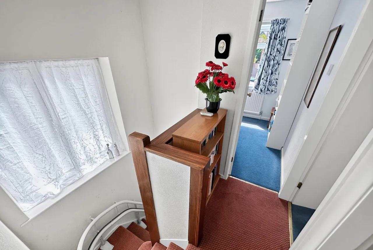 Tulip Drive, Timperley, Cheshire WA15 6LN, photo 11