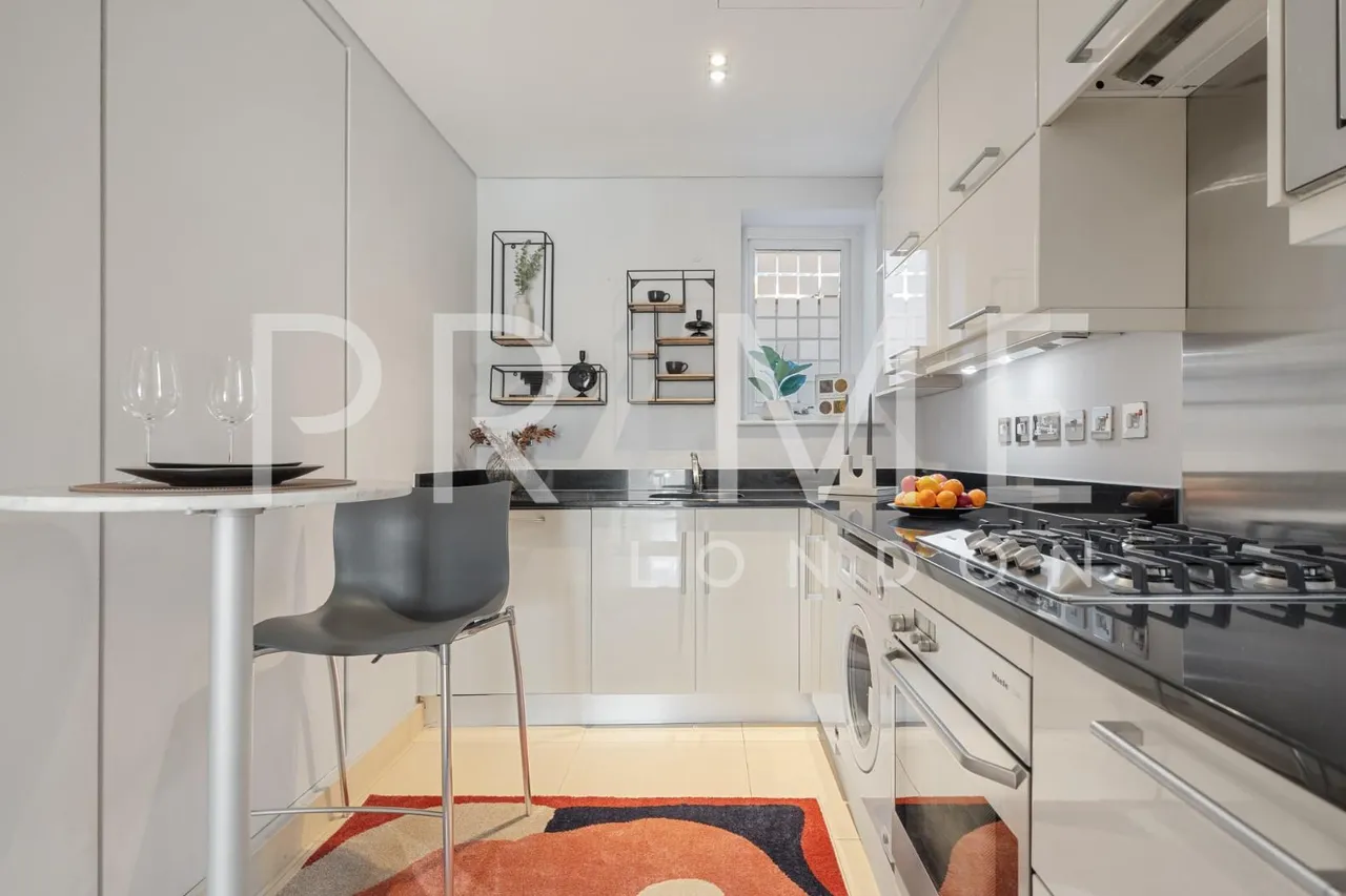 Piccadilly, Mayfair, W1J, photo 8