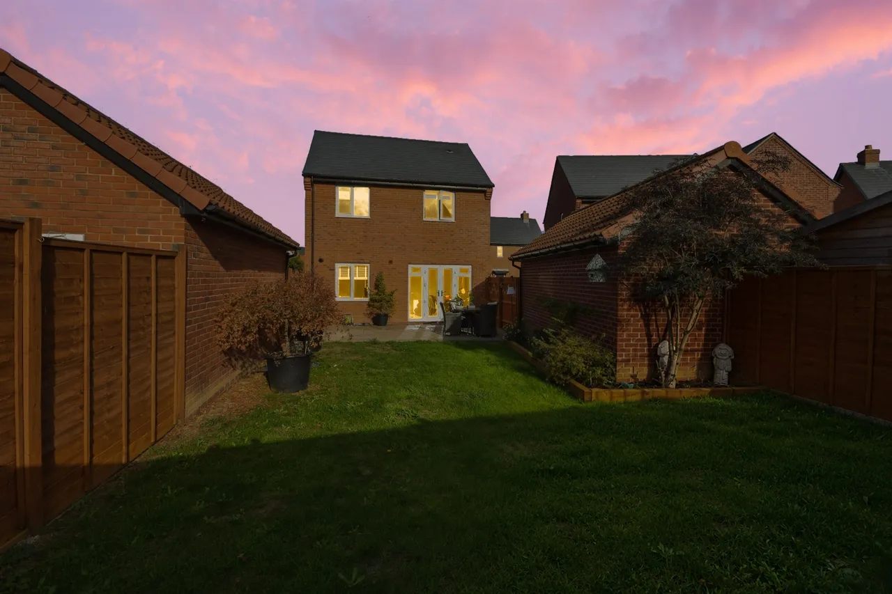 Hurrell Close, Halstead, CO9, photo 18