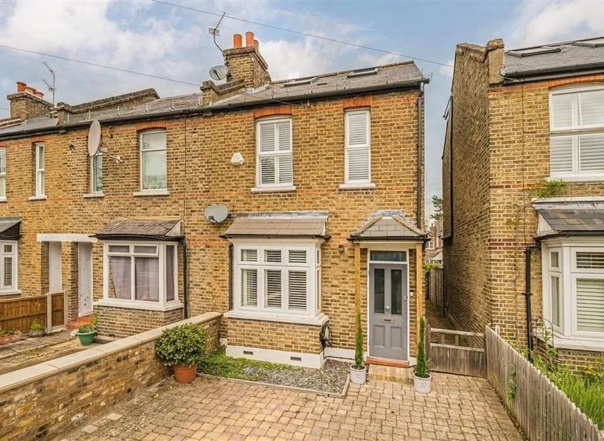 4 bed house for sale — Munster Road, Teddington, TW11