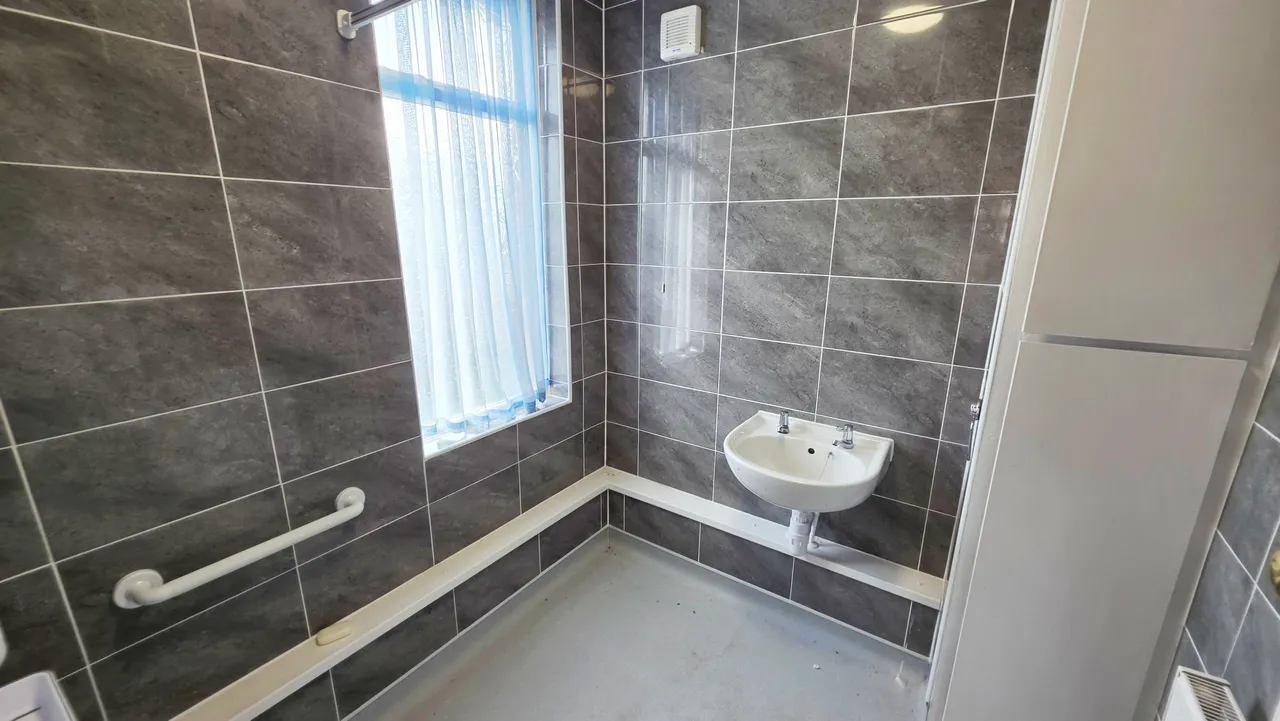 Warwick Grove, Audenshaw, M34, photo 14
