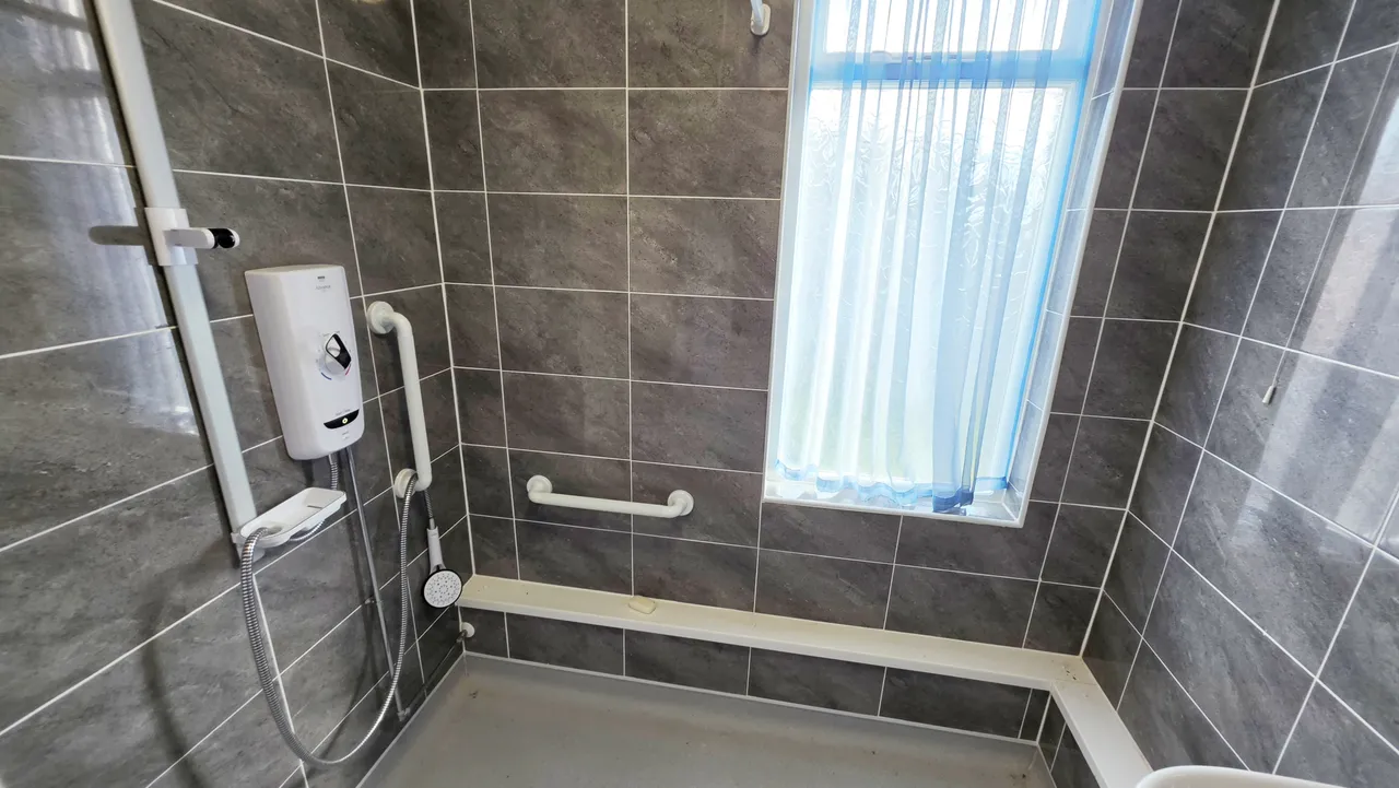Warwick Grove, Audenshaw, M34, photo 15