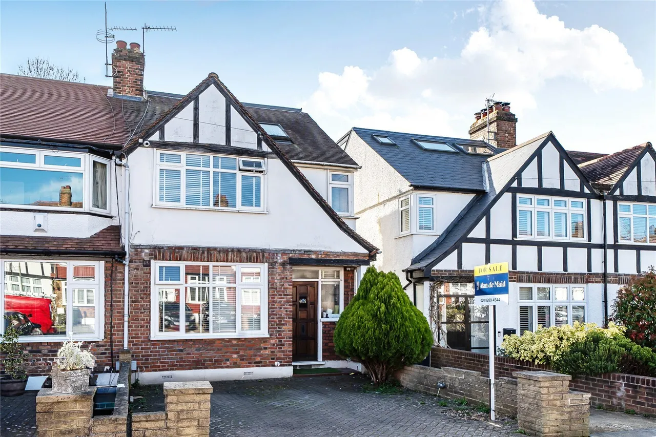 4 bed house for sale — Aylesford Avenue, Beckenham, BR3