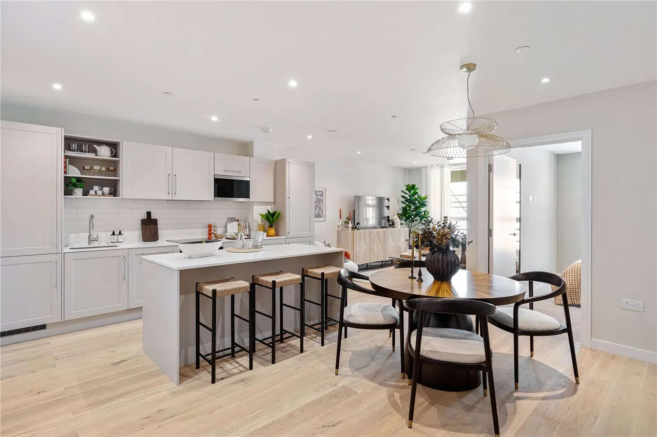 1 bed new development for sale — The Laundry, 2-18 Warburton Road, London, E8 3FN