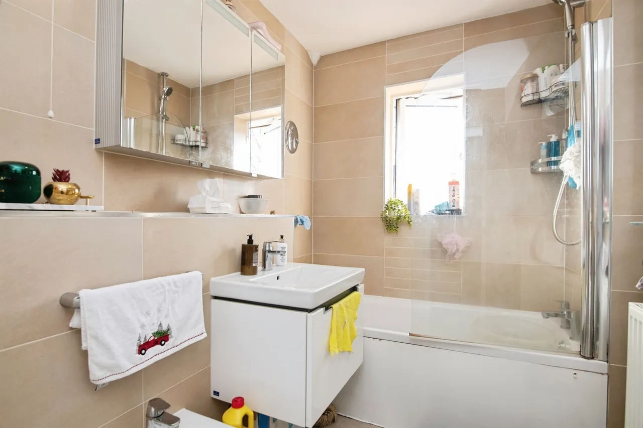 Gorsy Road, Quinton, B32, photo 18